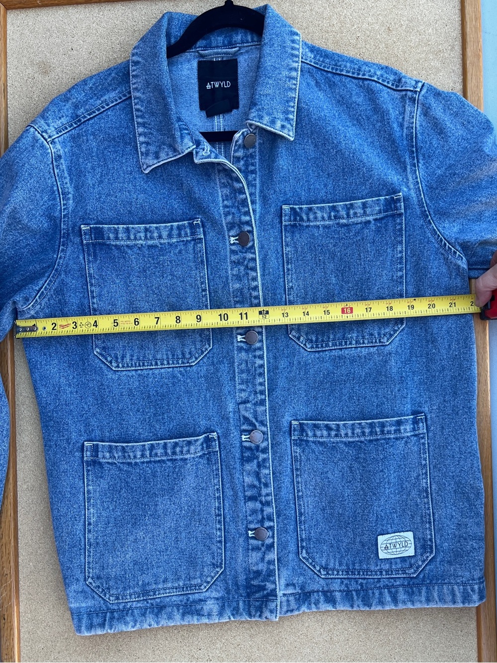 NWOT - atwyld The escapade denim jacket with 6 pockets. Size Large - Picture 6 of 7